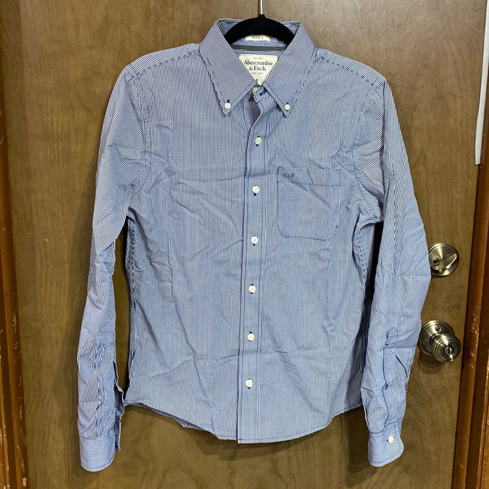 A & F Men’s Small Muscle Plaid shirt